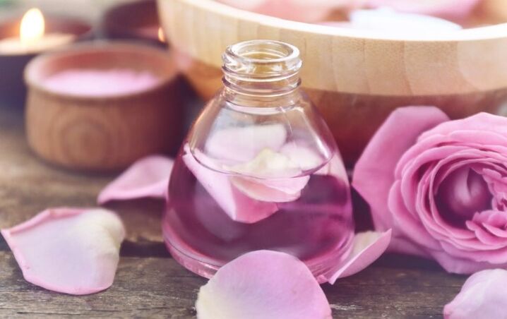 နှင်းဆီပွင့်ချပ်ကနေ lotion